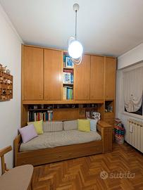 Armadio a ponte in legno + letto estraibile