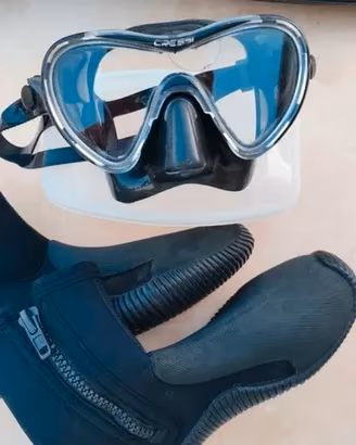 Maschera Cressi + Calzari + pinne Cressi