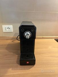Macchina da caffè Illy X3 nera-praticamente nuova