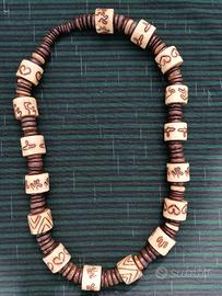 Collana in semi/cocco/legno