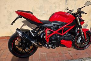 Ducati Streetfighter 848 .