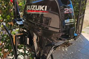Gommone 3,30 m + Suzuki DF20A 20 CV – Pari al nuov