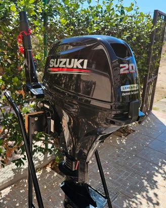 Gommone 3,30 m + Suzuki DF20A 20 CV – Pari al nuov