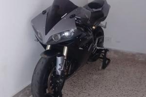 Yamaha r1 