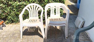 6 Sedie in plastica in blocco 5 euro
