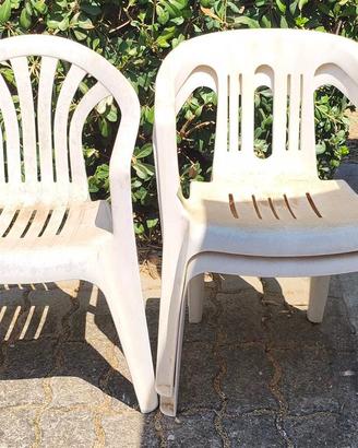 6 Sedie in plastica in blocco 5 euro