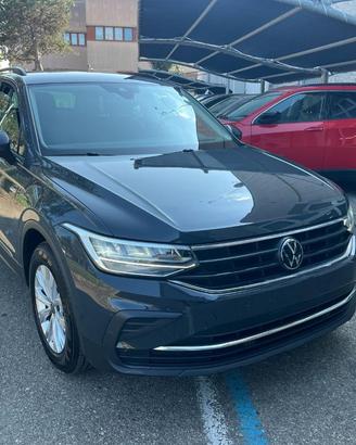 VOLKSWAGEN Tiguan 2.0 TDI 150 CV SCR DSG Life