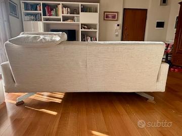 Divano moderno di design