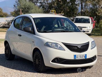 Lancia Ypsilon 1.0 FireFly 5 porte S&S Hybrid Ecoc
