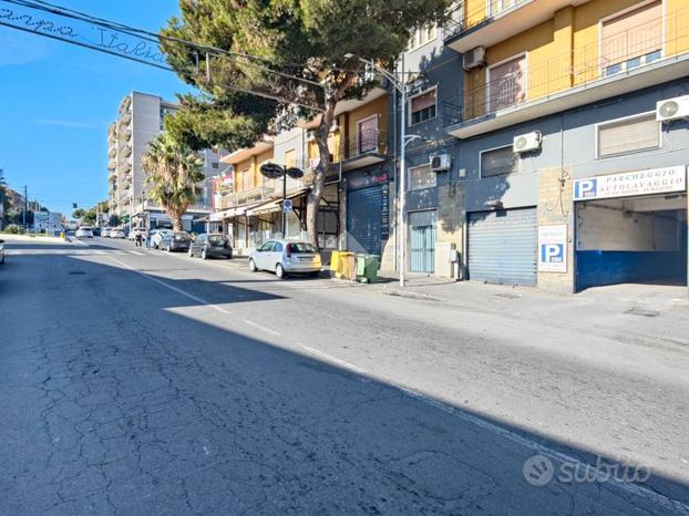 RAPISARDI-Corso Indipendenza:4Vani Vista Mare