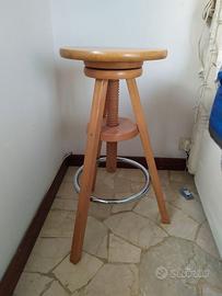 Sgabello  con vite variabile