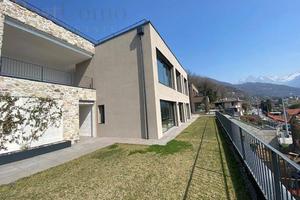 Appartamento di 122 m² con 5 locali a Gera Lario