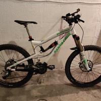 MTB enduro Downhill Santa Cruz nomad 2