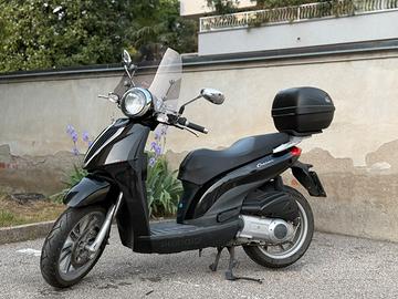 PIAGGIO BEVERLY 300 i.e. CRUISER