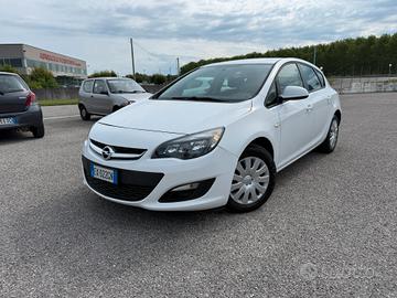Opel Astra 1.4 100CV 4 porte Elective