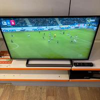 TV 40” PANASONIC