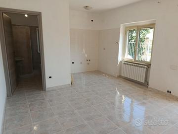 Ampio bilocale situato al piano terra