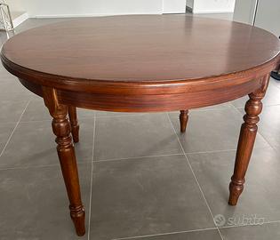 tavolo in legno massello rotondo