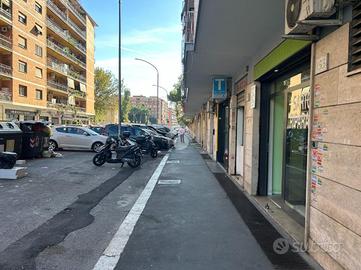 NEGOZIO A ROMA