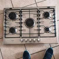 piano cottura 5 fuochi Whirlpool 