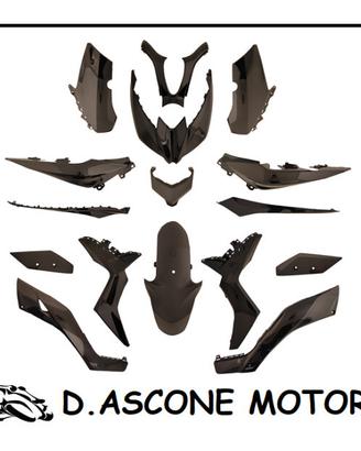 KIT CARENE NERO LUCIDO 16PZ YAMAHA XMAX 2017 2022