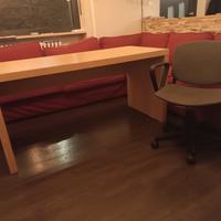 scrivania con sedia ufficio