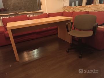 scrivania con sedia ufficio