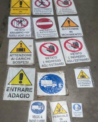 Lotto di 15 Segnaletiche da cantiere 