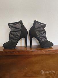 Stivaletti in rete, finiture in camoscio 