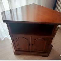 mobile in legno ad angolo