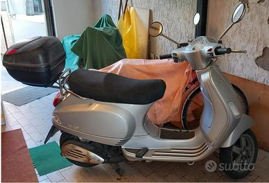 Scooter Piaggio Vespa 125 LX