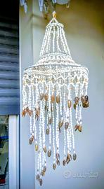 Lampadario di conchigliette fatto a mano 