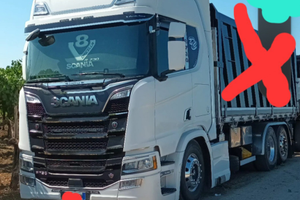 Scania R 730 Ribaltabile trilaterale osb