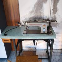 Macchina da cucire industriale
