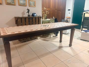 Tavolo fratino