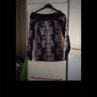 Maglia elasticizzata bianca e nera