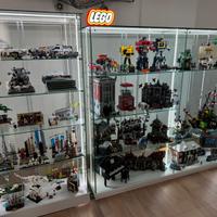 Collezione LEGO con vetrine