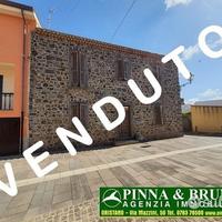 NARBOLIA - CASA TIPICA del posto Pietra