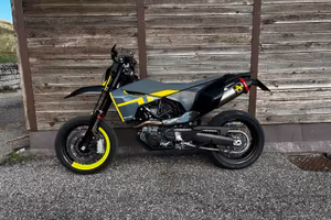 Husqvarna 701 Supermoto 2022