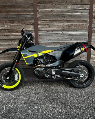 Husqvarna 701 Supermoto 2022