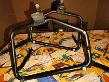 Bauletti rigidi laterali GIVIe attacco x vfr VTEC