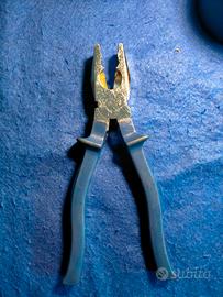 Pinza universale