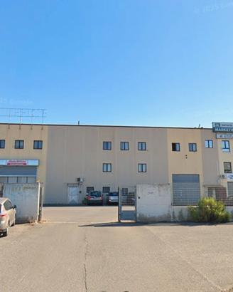 Ufficio arredato luminosissimo