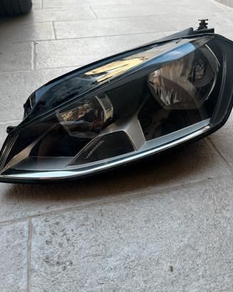 Faro anteriore sinistro VW Golf 7 alogeno