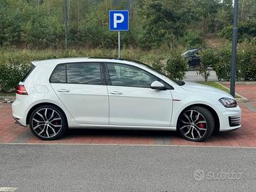 Volkswagen Golf GTI 7