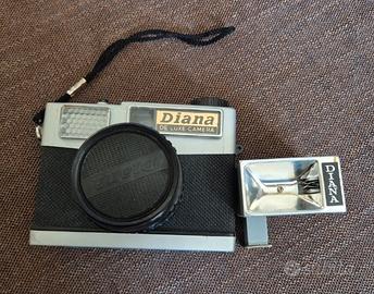 macchina fotografica diana