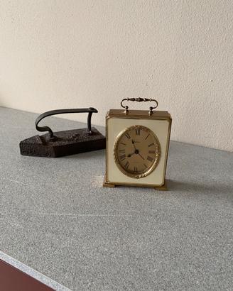 Orologio sveglia da comodino vintage