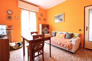 2 LOCALI A CAVA MANARA