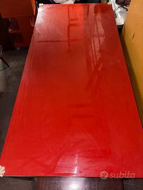 Tavolo moderno rosso laccato