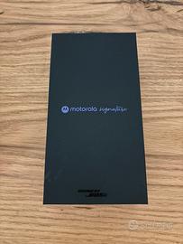 Motorola Signature Pantone gold